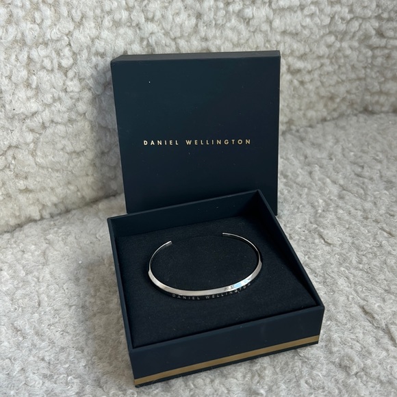 Daniel wellington bangle Clearance